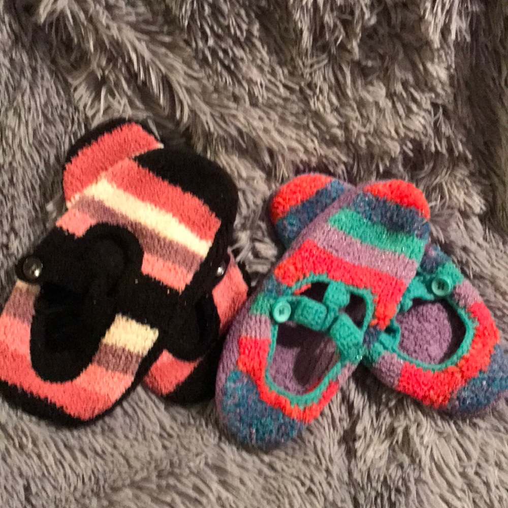 2 pairs of slipper socks